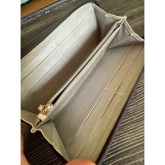 CHANEL Camellia Lambskin Round Zipper Long Wallet - Picture 7 of 13